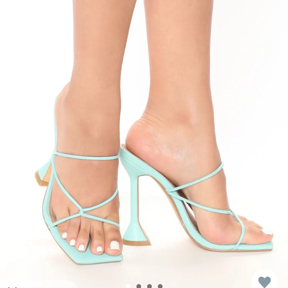 Heels - Picture 2 of 4